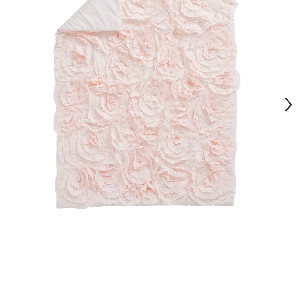 Pottery barn kids Monique Lhuillier rosette baby quilt in blush